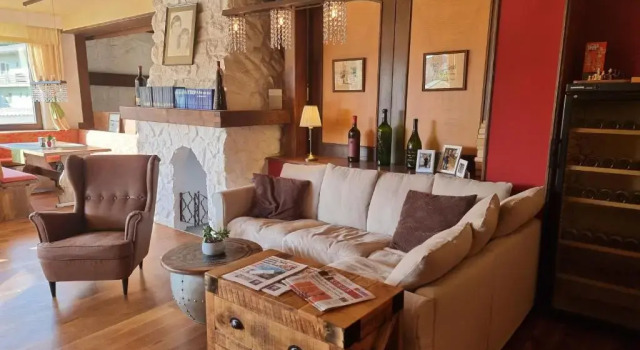 Landgasthof zur Goldenen Traube, Book Hotel Podersdorf am See 