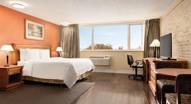 Номер Standard Travelodge by Wyndham Richmond Hill