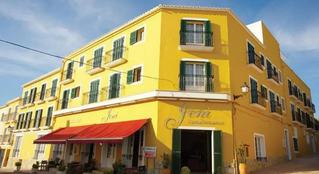 Hotel Jeni & Restaurant, Book Hotel Es Mercadal Menorca