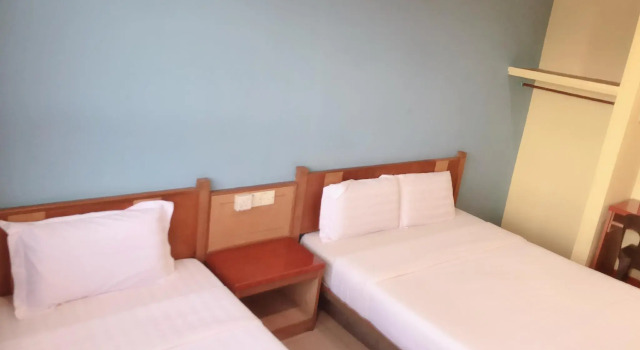 Люкс Mandarin Inn by OYO Rooms