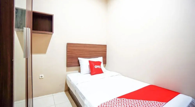 OYO 1540 Carrot House, Book Hotel Hotels in Sulawesi with Parking, Parking