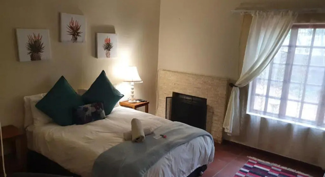 Harties Double Room with Shared Bathroom Non En-suite, Boek Hotel Hartbeespoort 