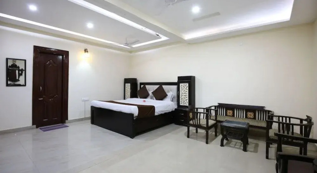 OYO 8865 Hotel Baj Celebration
