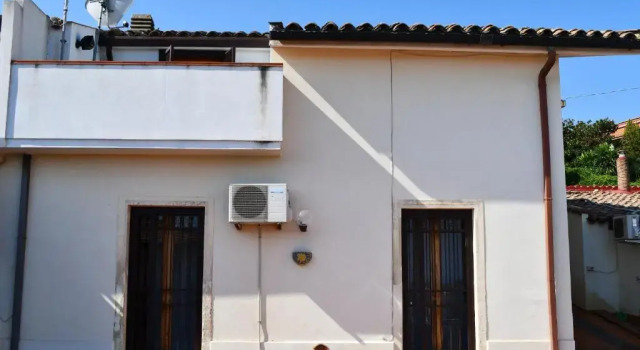 3 bedrooms house with sea view furnished terrace and wifi at Acireale 7 km away from the beach