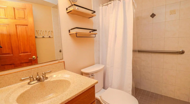 Creston House 9A by Vtrips, Rezerwuj Hotel Hotele w Saint Augustine Area z parkingiem, Parking
