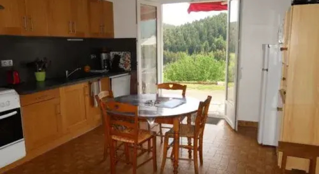 Holiday Home Les Confoulines, Rezervovat Hotel 3hvězdičkové hotely v Usclades-et-Rieutord, 3*