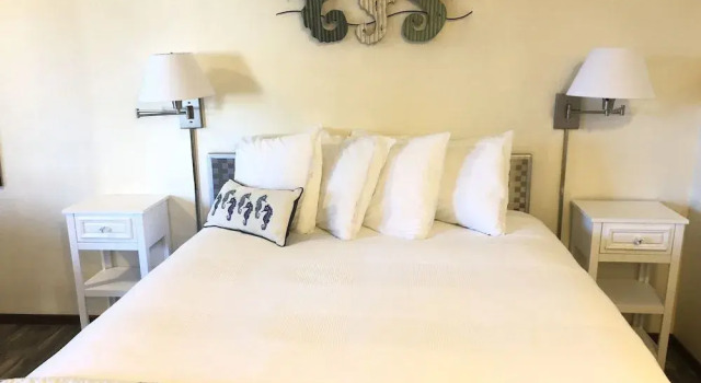 Lamplighter Inn