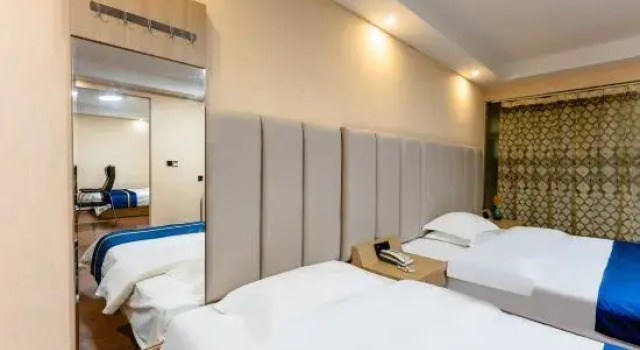 Люкс Deluxe Towo Holiday Hotel (Leping Donghu Park)