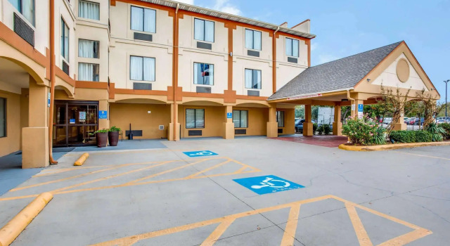 Люкс Comfort Inn & Suites Love Field-Dallas Market Center