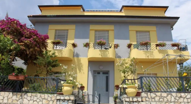 By the sea in Scario, Buchen Sie Ferienwohnung Scario Cilento Coast