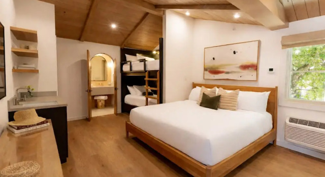 Двухместный люкс Woods Cove Inn
