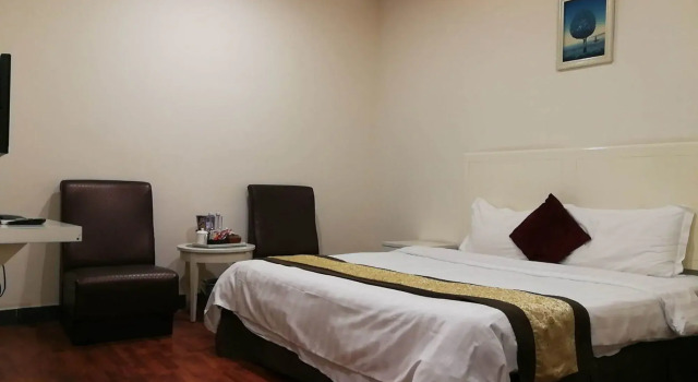 OYO 8021 Catherine Holiday Hotel