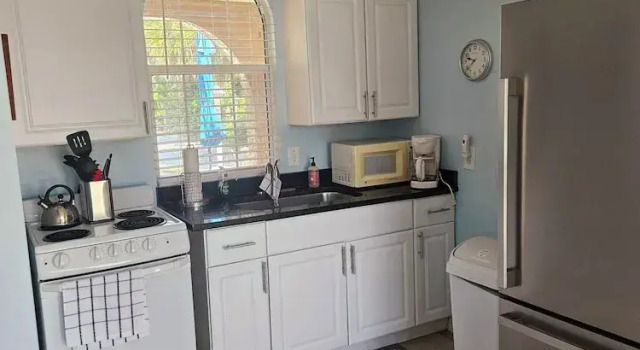 Коттедж Deluxe Paradise Cove on Lemon Bay