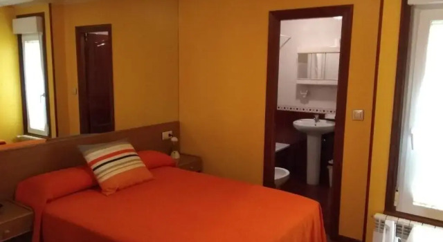Hostal Residencia Bahía, Varaa Hostelli Laxe Camino dos Faros
