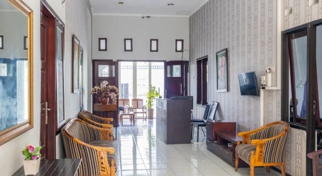 RedDoorz Syariah @ Dewandaru Malang, Buchen Sie Hotel Malang Jawa Timur, in der Nähe von Museum Mpu Purwa