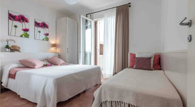 Delightful Flat in a Village With Swimming Pool, Забронировать Апартаменты/квартира Бибионе-Пинеда Венето, рядом с Долина Вальгранде
