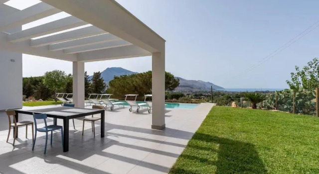 Вилла Villa vista mare con piscina a sfioro a Scopello