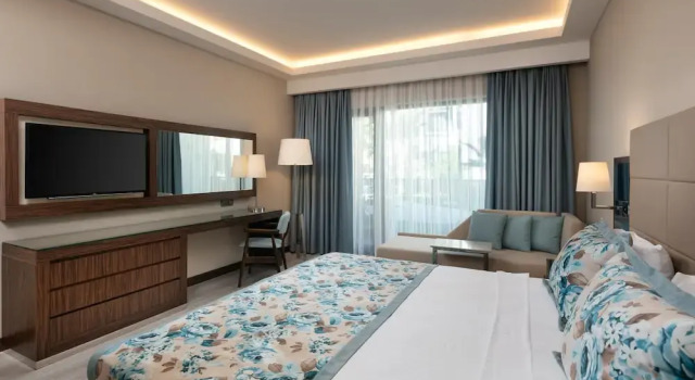 Двухместная резиденция Standard с балконом Seven Seas Hotel Life - Ultra All Inclusive & Kids Concept
