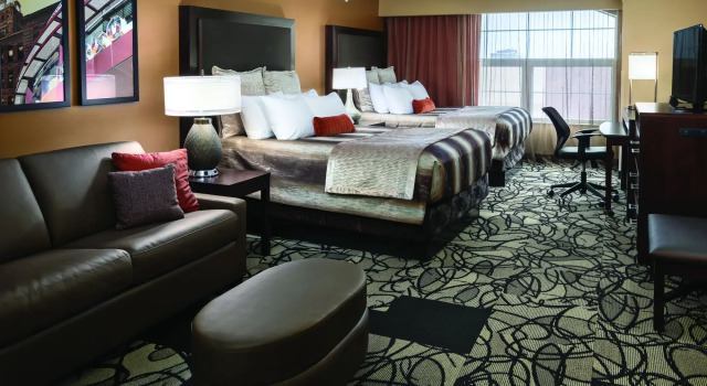 ClubHouse Hotel & Suites Fargo, Забронировать Отель Отели Фарго с парковкой, рядом с Медицинский центр Sanford в городе Фарго, Парковка