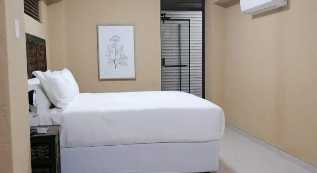 HWH Guesthouse Middelburg, Забронировать Отель Мидделбург Мпумаланга, рядом с Midwater Shopping Centre Middelburg
