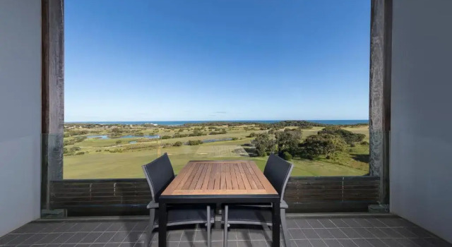 Номер Standard с видом на океан RACV Torquay Resort
