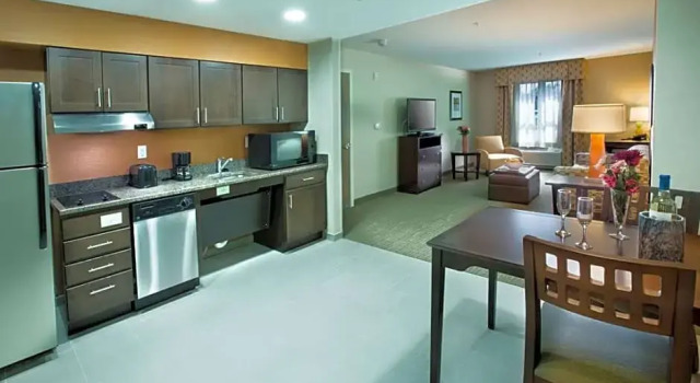 Шестиместный люкс с 3 комнатами Homewood Suites by Hilton Newport-Middletown