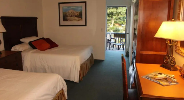 Четырёхместный номер Standard Kennys Tipperary Inn