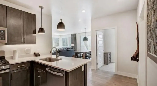 Апартаменты Luxury Clearwater Lofts - 3 Bedroom Luxury Condo Near Lakeside Village