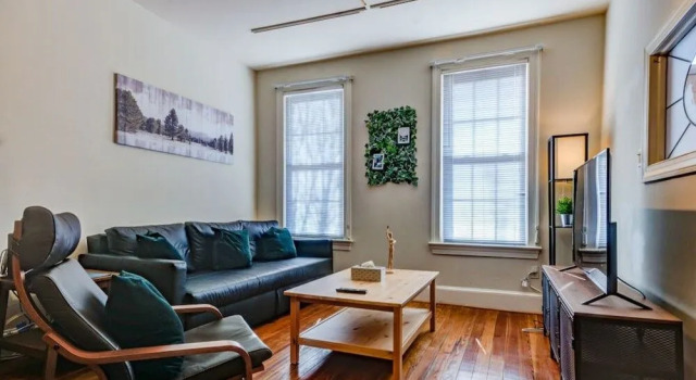 3BR Colonial House w/Parking by CozySuites, Забронировать Отель Отели Александрии с парковкой, рядом с Gadsby's Tavern Museum, Парковка