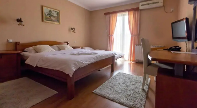 Hotel Holiday