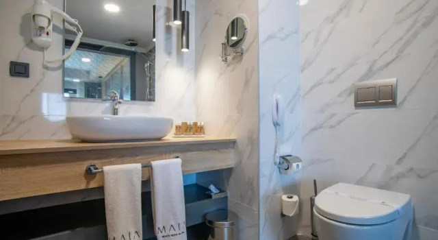 Номер Deluxe MAIA Luxury Beach Hotel & Spa