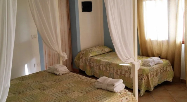 Четырёхместный номер Standard с балконом и с видом на море Hotel Tabby