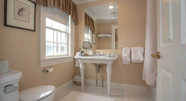 Двухместный люкс с видом на воду Compass Rose Inn