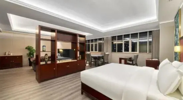 Iş süit Guofu Hotel