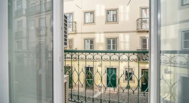Bairro House Lisbon Charming Suites, Забронировать Отель Мизерикорди Лиссабон, рядом с Памятник Жозе-Томасу ди Соуза-Мартенсу