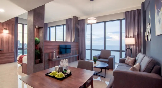 Люкс Premium Hompton Hotel by the Beach