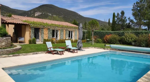GITE AUX 4 SAISONS DU COLORADO PROVENÇAL - 3 ÉTOILES - Rustrel, Book Hotel Hoteller i Rustrel med parkering, Parkering