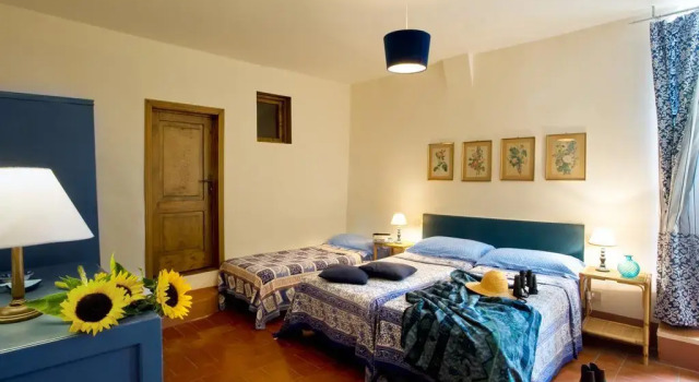 Appartamenti Villa e Fattoria di Radi Tuscany, Book Villa Cottages in Crete Senesi, Cottage