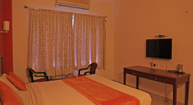 Goldmine Hotel - Koyambedu