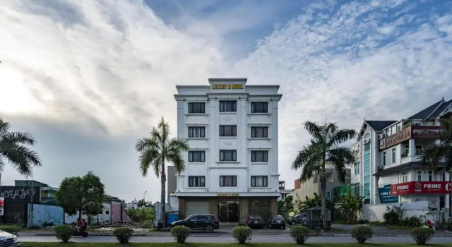 Luxury II Hotel