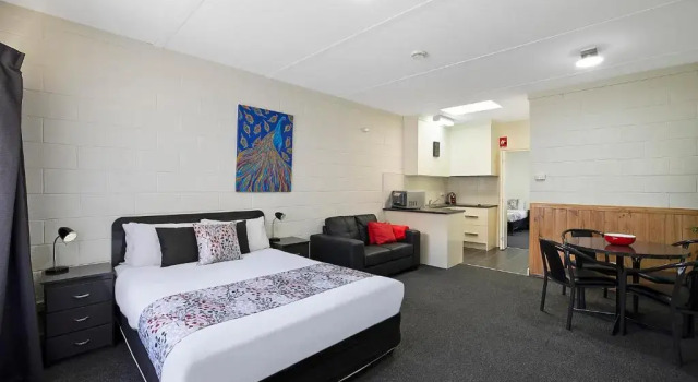 Студия Hamilton Lakeside Motel