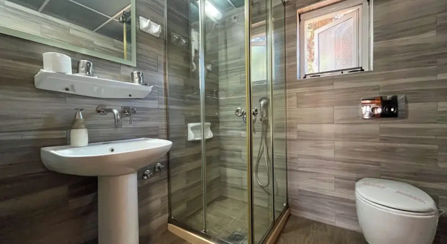 Коттедж с балконом Pettas Apartments