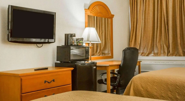 Четырёхместный номер Standard St Lawrence hotel