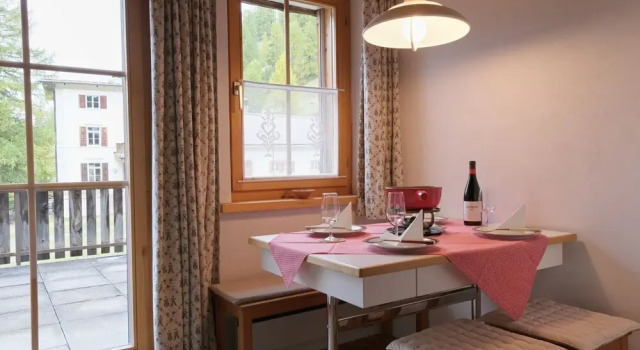 Ferienwohnung Chasa PR Maran Scuol, Book Hotel Hotels in Grisons with Parking, Parking