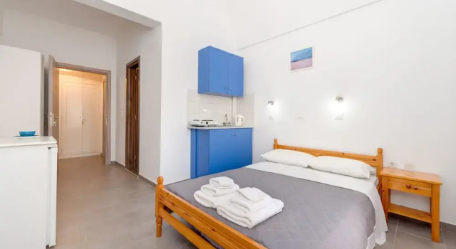 Andreas Studio Perissa in Santorini