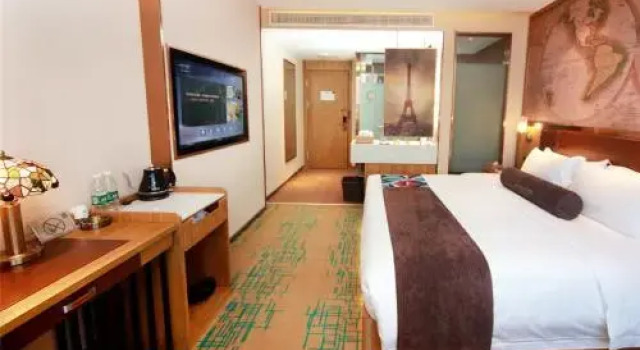 James Joyce Coffetel·Qingdao Jiaodong International Airport Jiaodong Town Metro Station, Prenota Hotel Hotel a Shandong con parcheggio, Parcheggio