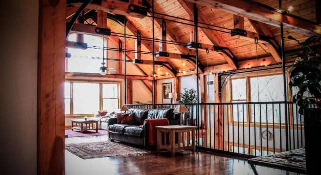 Brush Mountain Lodge, Buchen Sie Hotel Spring Mills Pennsylvania
