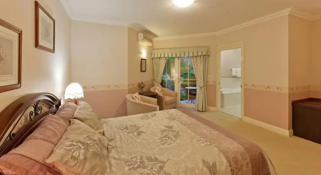 Plumes on the Green Boutique Bed & Breakfast