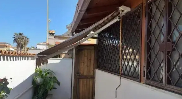 Вилла villino 4 posti letto con cucina a 30mt dal mare