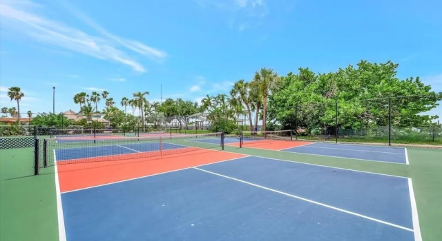 Sunset Suite Heated Pool Tennis Gym Balcony, Rezerwuj Apartament Ruskin Floryda